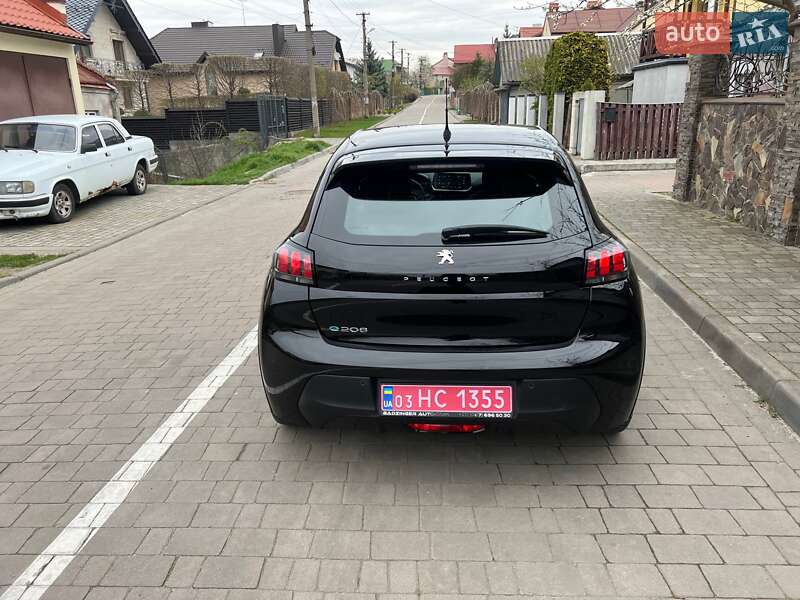 Хэтчбек Peugeot e-208 2021 в Львове