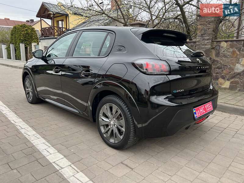 Хэтчбек Peugeot e-208 2021 в Львове
