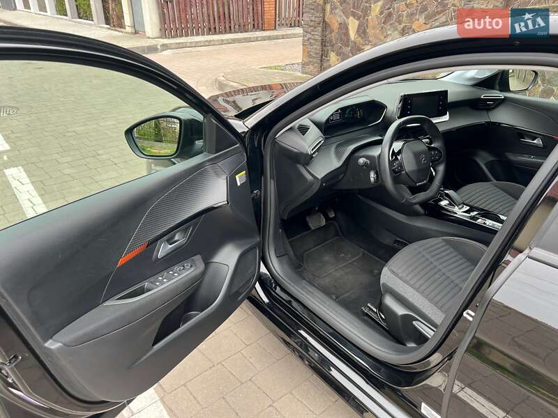 Хэтчбек Peugeot e-208 2021 в Львове