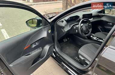 Хэтчбек Peugeot e-208 2021 в 