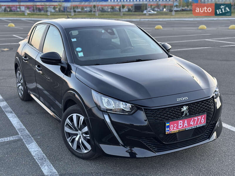 Хэтчбек Peugeot e-208 2021 в 