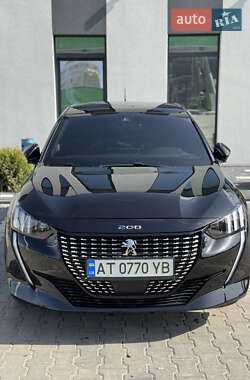 Хетчбек Peugeot e-208 2022 в 