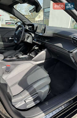 Хетчбек Peugeot e-208 2022 в 