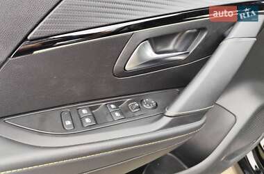 Хэтчбек Peugeot e-208 2020 в 