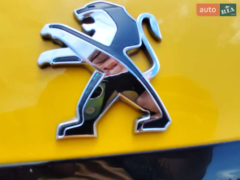 Хетчбек Peugeot e-208 2019 в Києві