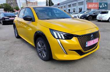 Хэтчбек Peugeot e-208 2021 в 