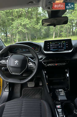 Хетчбек Peugeot e-208 2022 в 