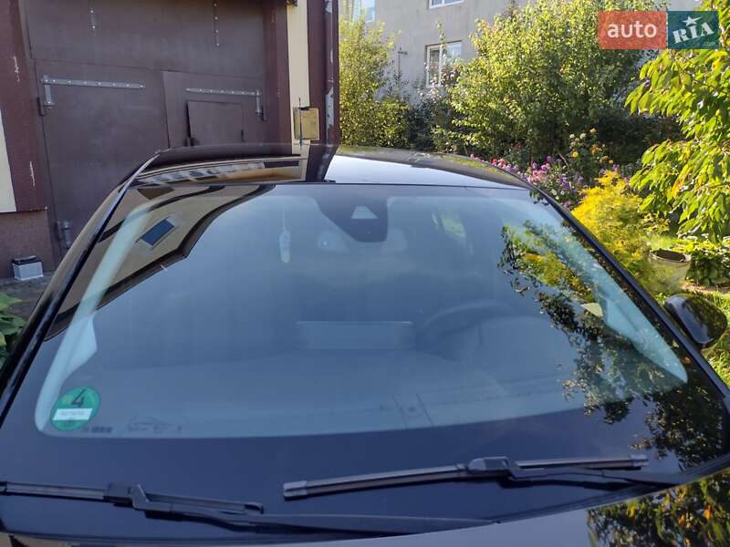 Хетчбек Peugeot e-208 2023 в Дубні