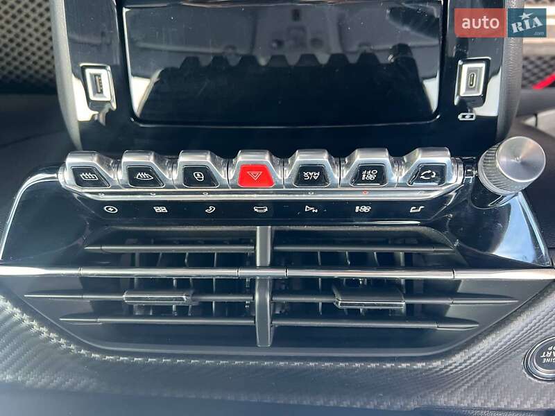 Хетчбек Peugeot e-208 2019 в Львові