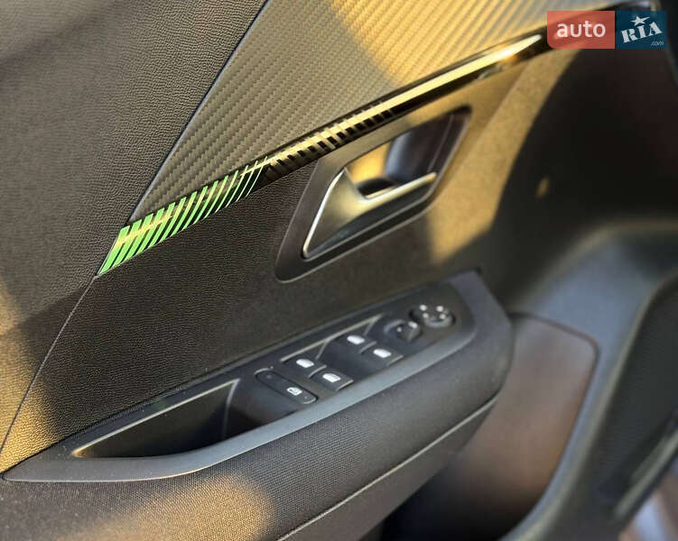 Хетчбек Peugeot e-208 2024 в Києві