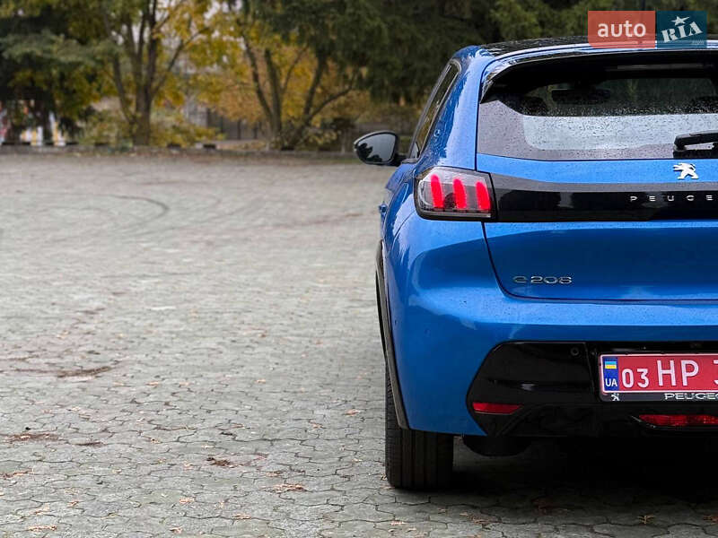 Хэтчбек Peugeot e-208 2023 в Ровно