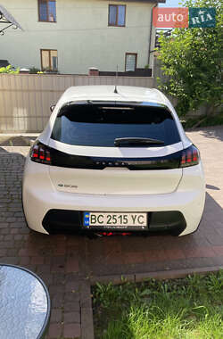 Хэтчбек Peugeot e-208 2021 в 