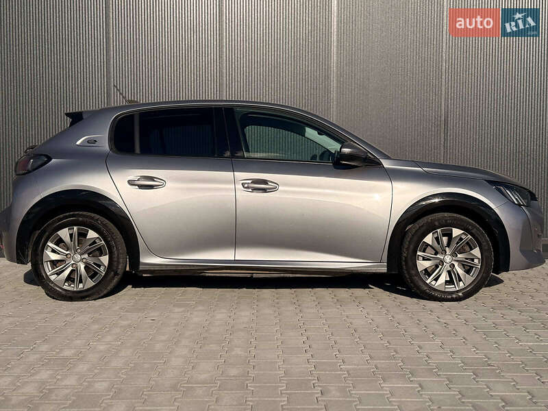 Хэтчбек Peugeot e-208 2019 в Львове