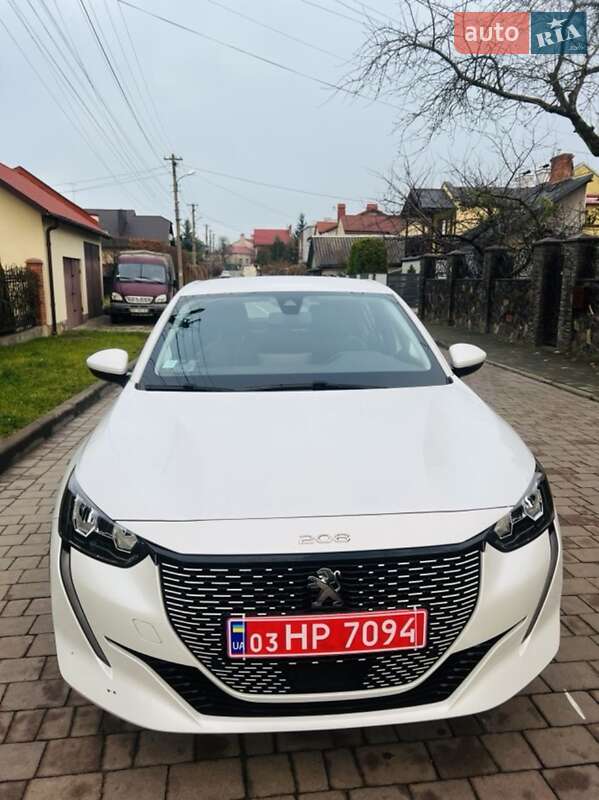 Хэтчбек Peugeot e-208 2020 в Львове
