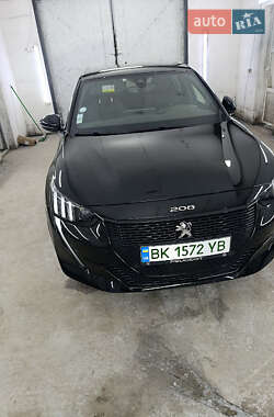 Хэтчбек Peugeot e-208 2020 в Дубно
