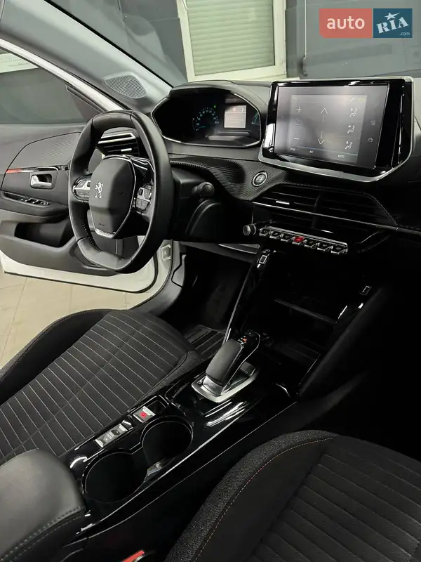 Peugeot e-208 2021 VIN VR3UHZKXZMT080126 фото оголошення 16 з 46