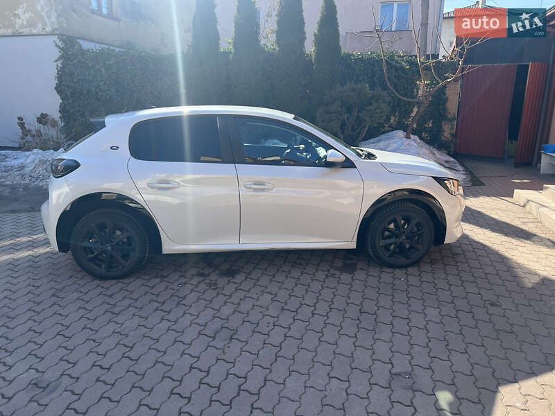 Хэтчбек Peugeot e-208 2020 в Львове