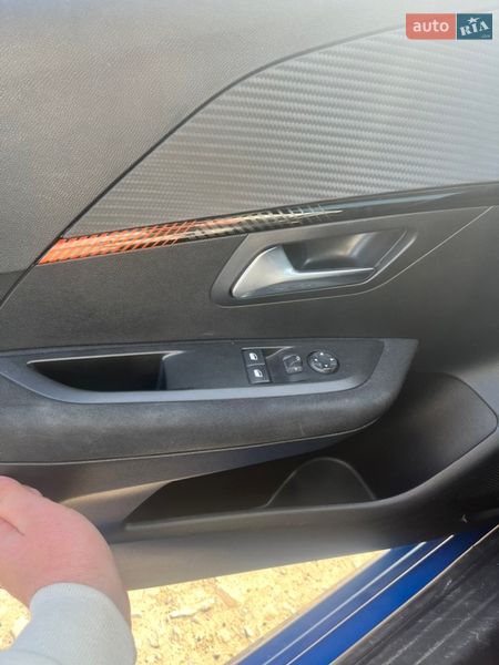 Хэтчбек Peugeot e-208 2020 в Сколе фото 10 Хэтчбек Peugeot e-208 2020 в Сколе