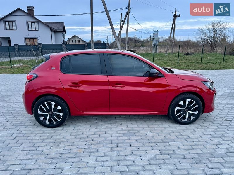 Хэтчбек Peugeot e-208 2024 в Львове