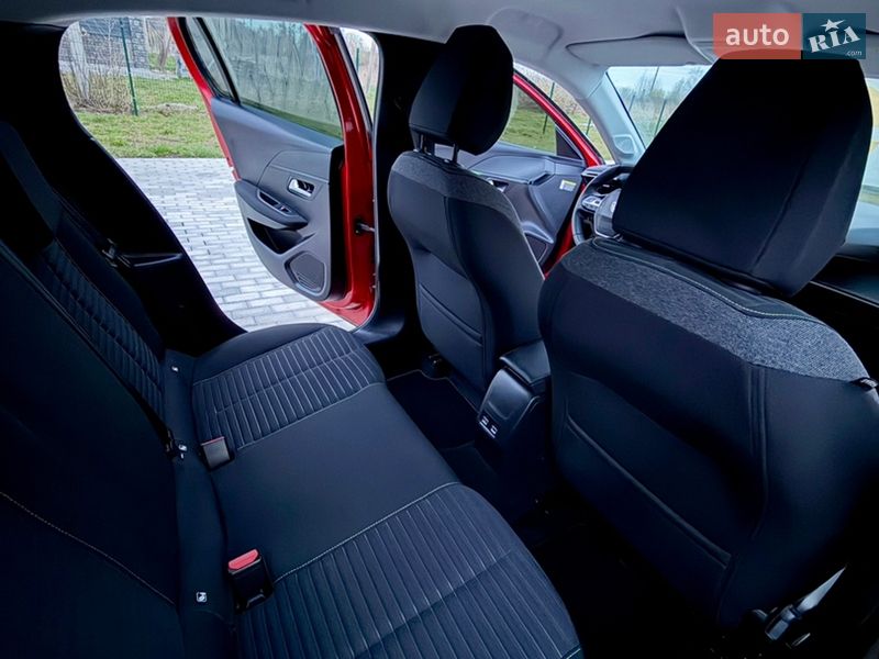 Хэтчбек Peugeot e-208 2024 в Львове