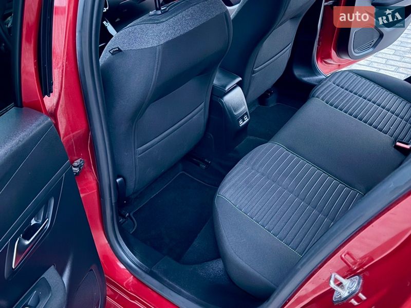 Хэтчбек Peugeot e-208 2024 в Львове