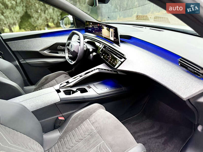 Внедорожник / Кроссовер Peugeot e-3008 2024 в Самборе