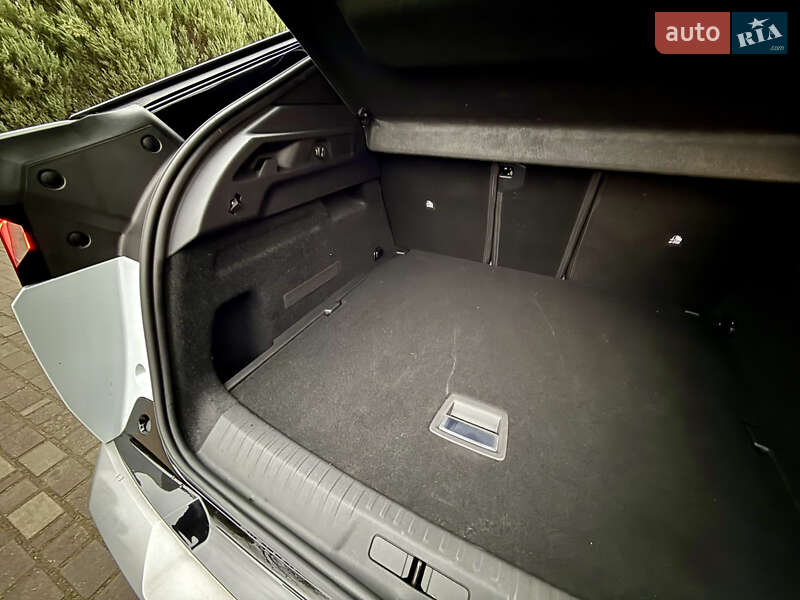 Внедорожник / Кроссовер Peugeot e-3008 2024 в Самборе