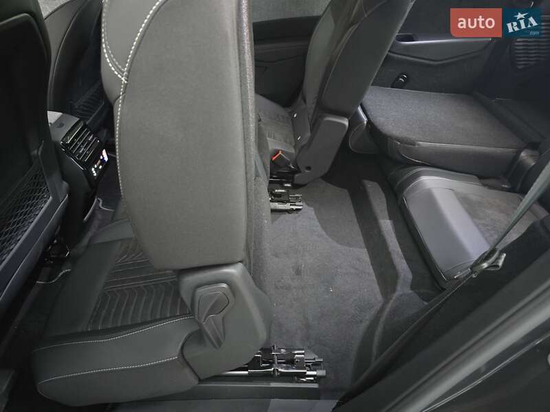 Позашляховик / Кросовер Peugeot e-5008 2025 в Львові