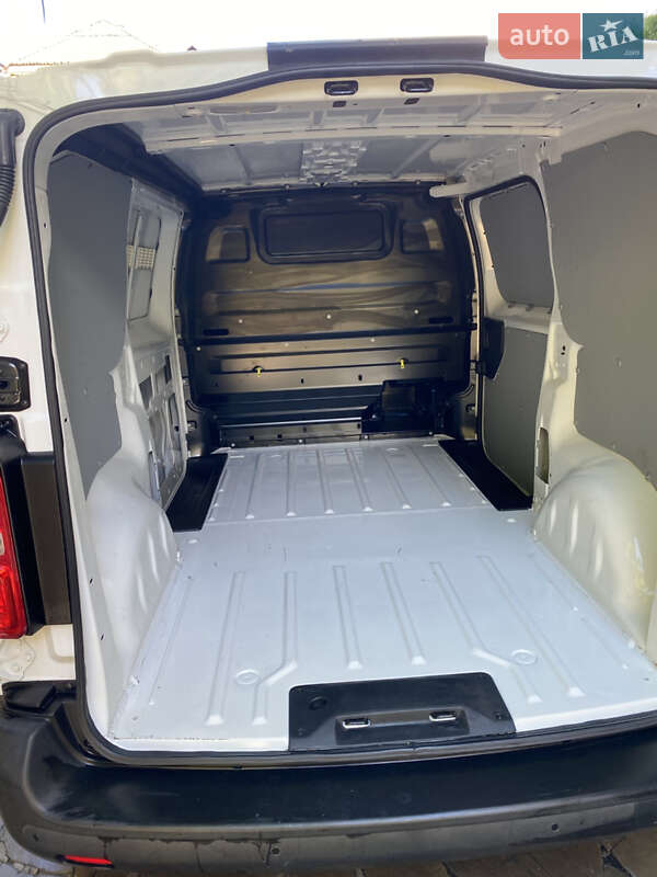 Вантажний фургон Peugeot e-Expert 2022 в Києві