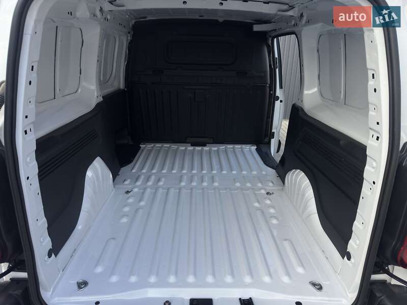 Вантажний фургон Peugeot E-Partner 2024 в Мукачевому