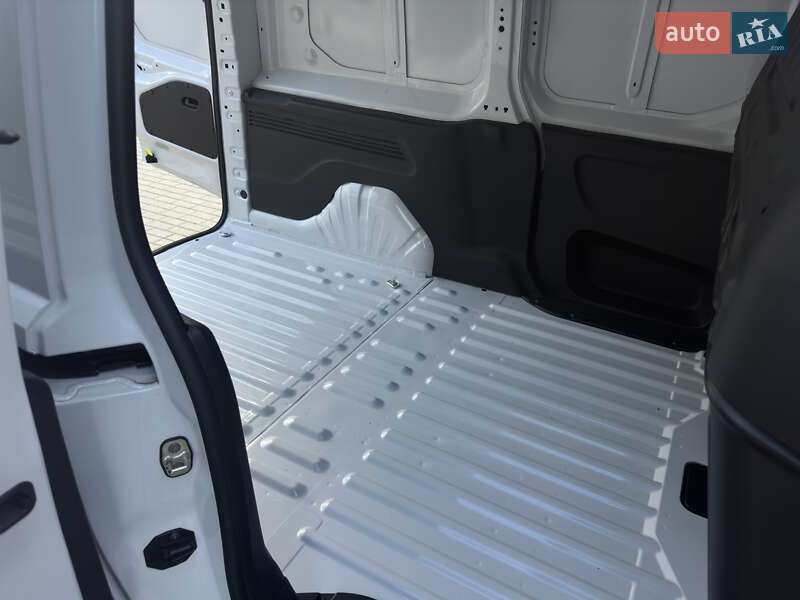 Вантажний фургон Peugeot E-Partner 2024 в Мукачевому