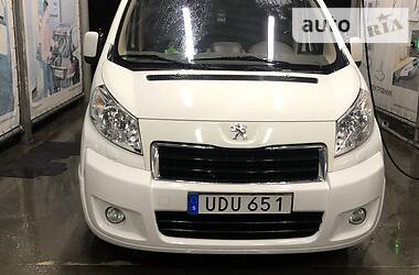Грузопассажирский фургон Peugeot Expert 2015 в 