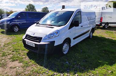 Вантажопасажирський фургон Peugeot Expert 2015 в 