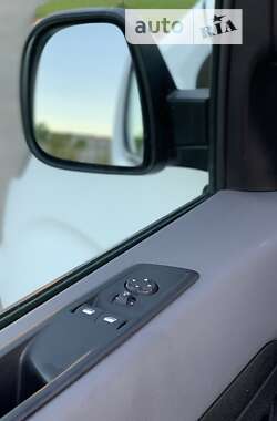 Вантажний фургон Peugeot Expert 2016 в Дніпрі