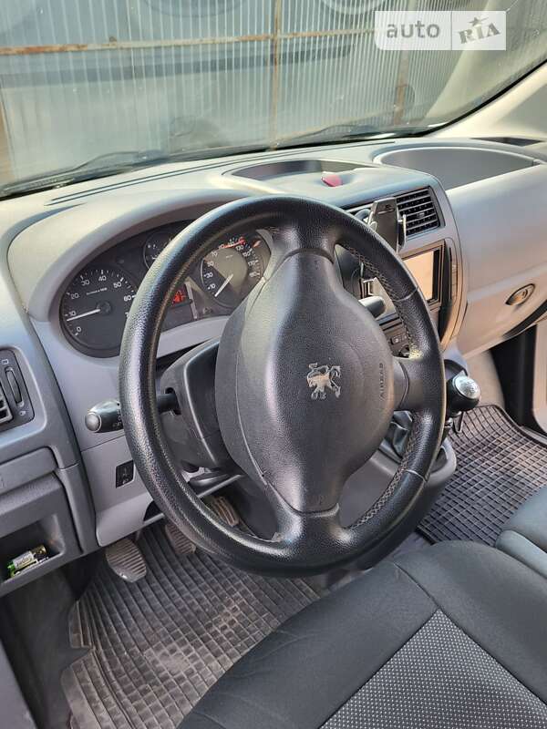 Грузовой фургон Peugeot Expert 2009 в Каменском