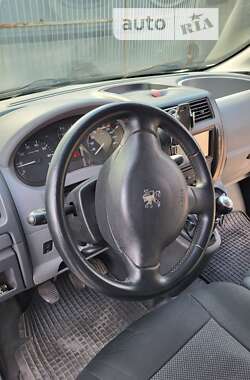 Грузовой фургон Peugeot Expert 2009 в 