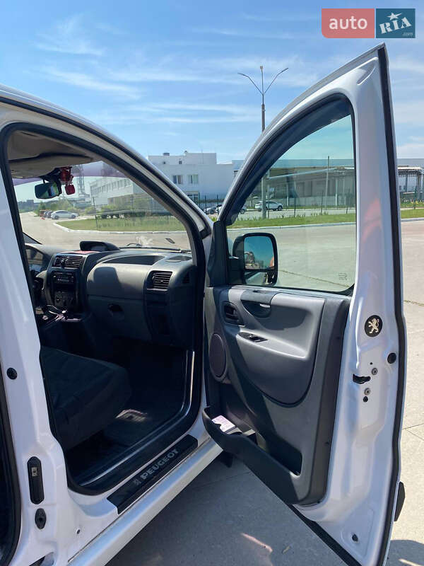 Минивэн Peugeot Expert 2007 в Коростене