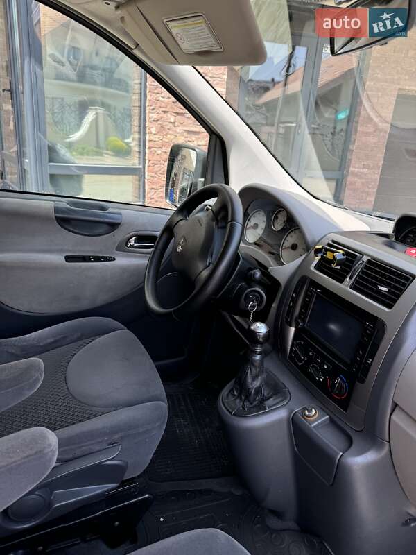 Мінівен Peugeot Expert 2012 в Ужгороді