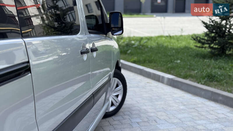 Мінівен Peugeot Expert 2012 в Івано-Франківську