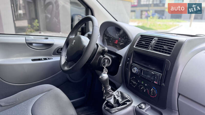 Мінівен Peugeot Expert 2012 в Івано-Франківську