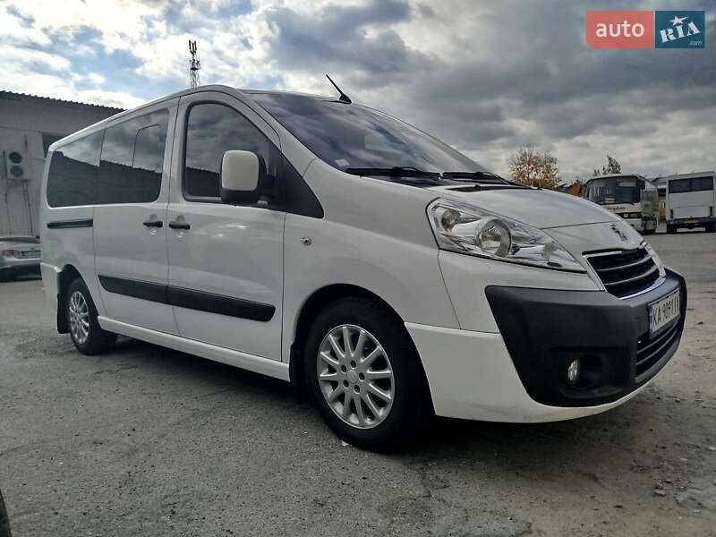 Минивэн Peugeot Expert 2015 в 