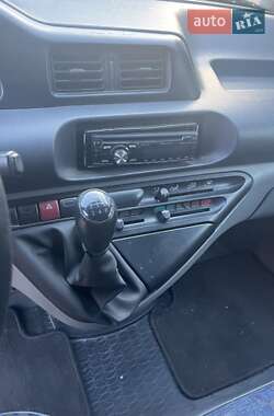 Грузовой фургон Peugeot Expert 2001 в 