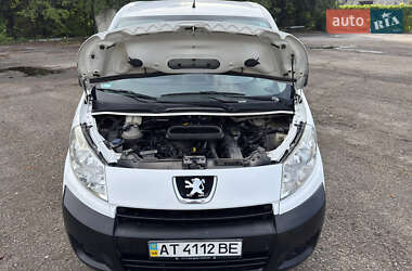 Минивэн Peugeot Expert 2008 в 