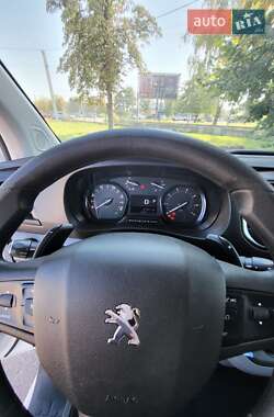 Грузовой фургон Peugeot Expert 2019 в 