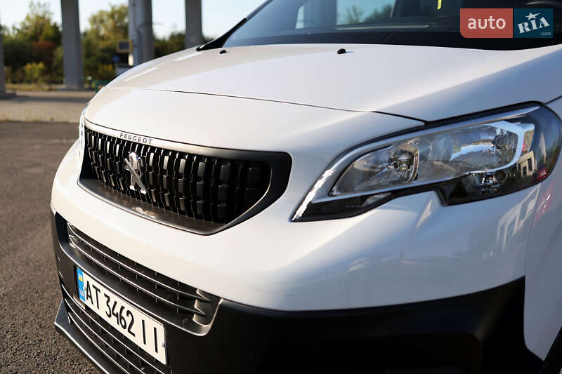 Минивэн Peugeot Expert 2023 в 