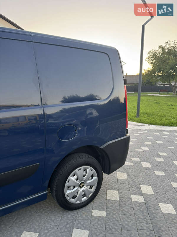 Грузовой фургон Peugeot Expert 2012 в Дублянах