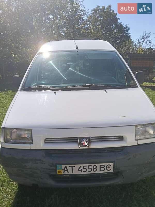 Минивэн Peugeot Expert 2003 в Косове