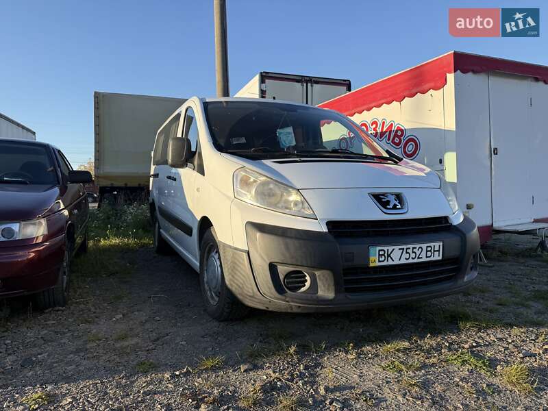 Мінівен Peugeot Expert 2009 в  фото Мінівен Peugeot Expert 2009 в