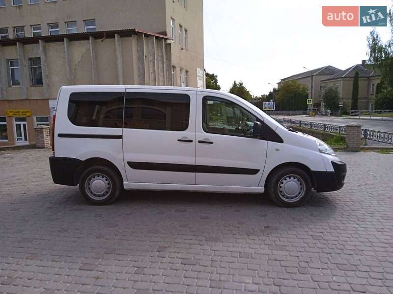 Минивэн Peugeot Expert 2009 в Гусятине