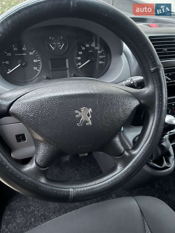 Минивэн Peugeot Expert 2007 в Ровно фото 37 Минивэн Peugeot Expert 2007 в Ровно